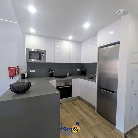 شقة Chic 2 Bedroom With Comunal Pool Vm75