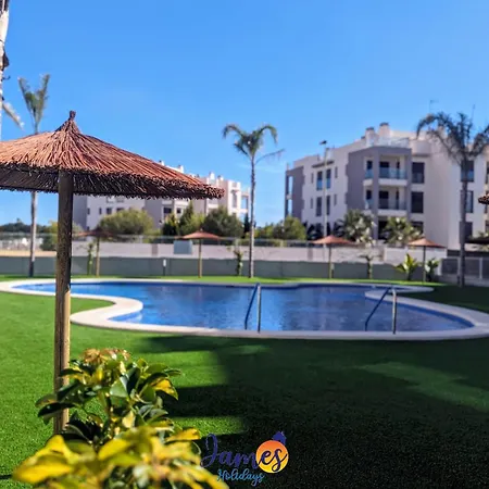 Appartement Chic 2 Bedroom With Comunal Pool Vm75 *
